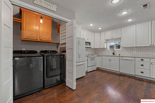 16604 Main Street, Bellevue, NE 68123