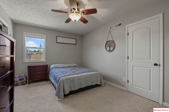 16604 Main Street, Bellevue, NE 68123