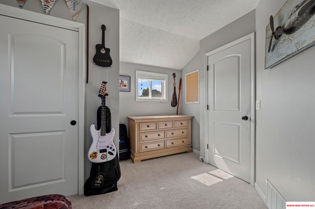 16604 Main Street, Bellevue, NE 68123