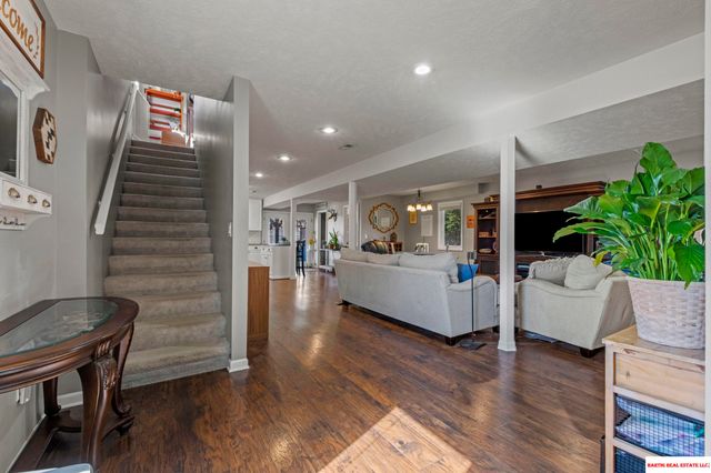 16604 Main Street, Bellevue, NE 68123