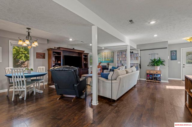 16604 Main Street, Bellevue, NE 68123