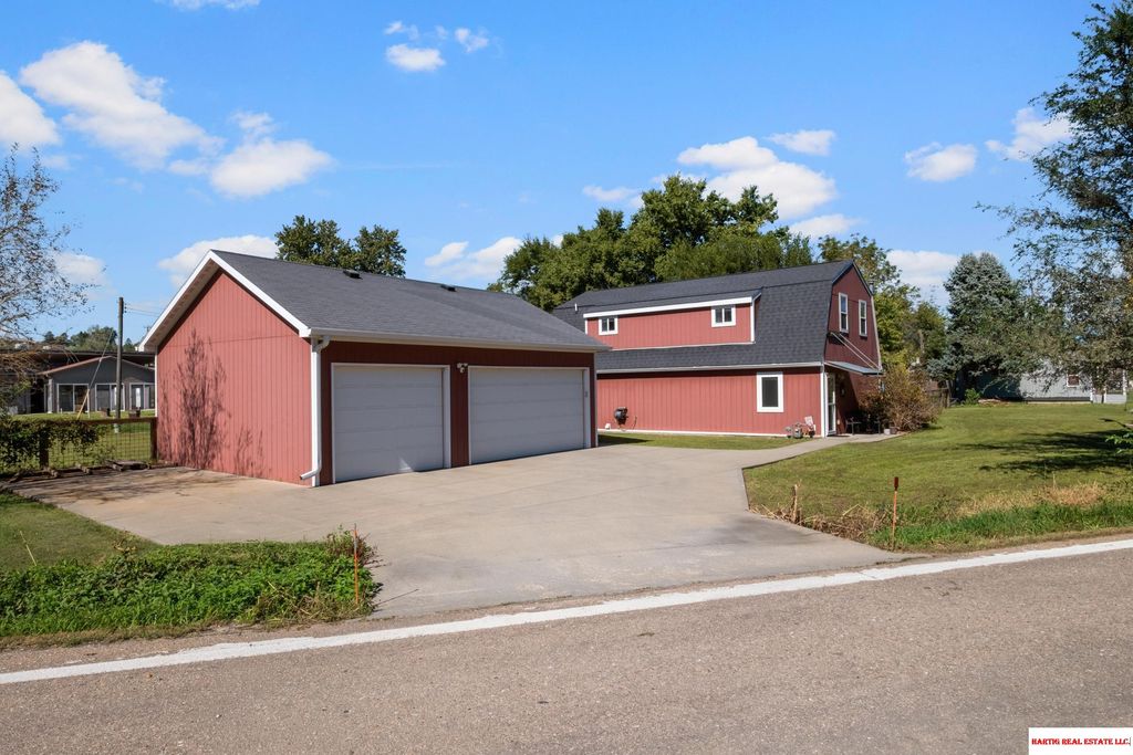 16604 Main Street, Bellevue, NE 68123