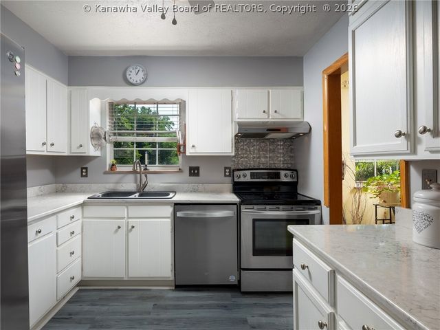 210 Scenic Drive, St Albans, WV 25177