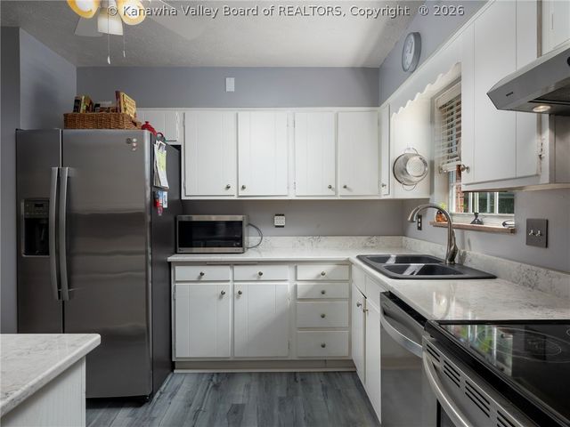210 Scenic Drive, St Albans, WV 25177