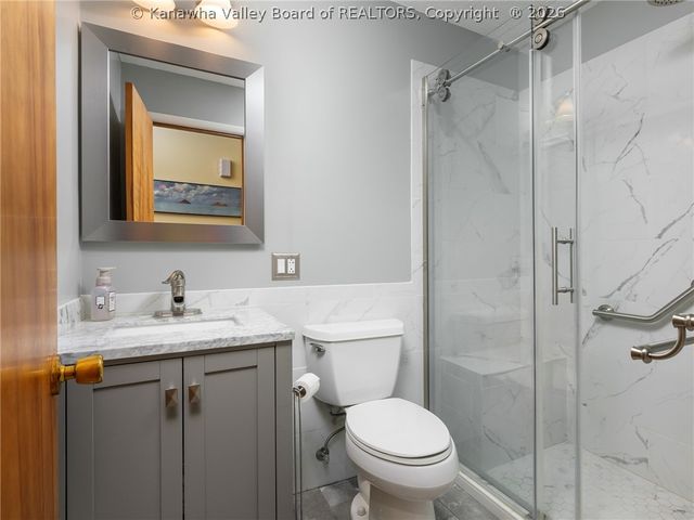 210 Scenic Drive, St Albans, WV 25177
