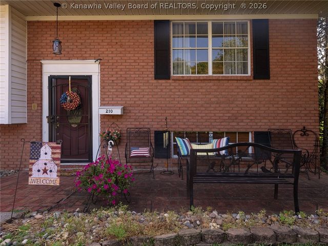 210 Scenic Drive, St Albans, WV 25177