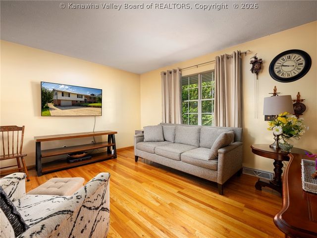 210 Scenic Drive, St Albans, WV 25177