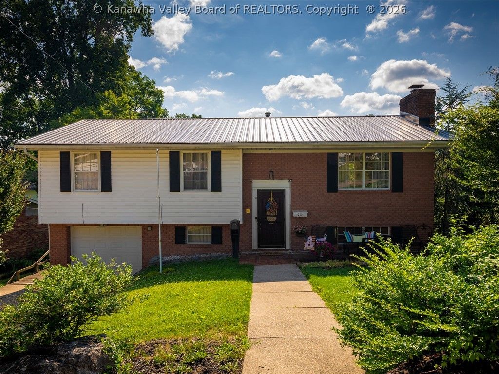 210 Scenic Drive, St Albans, WV 25177
