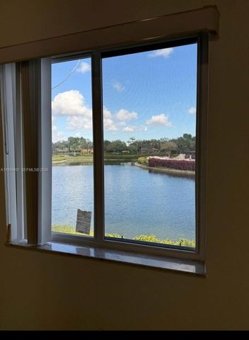 1005 NE 34th Ave 201, Homestead, FL 33033