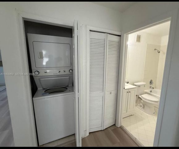 1005 NE 34th Ave 201, Homestead, FL 33033