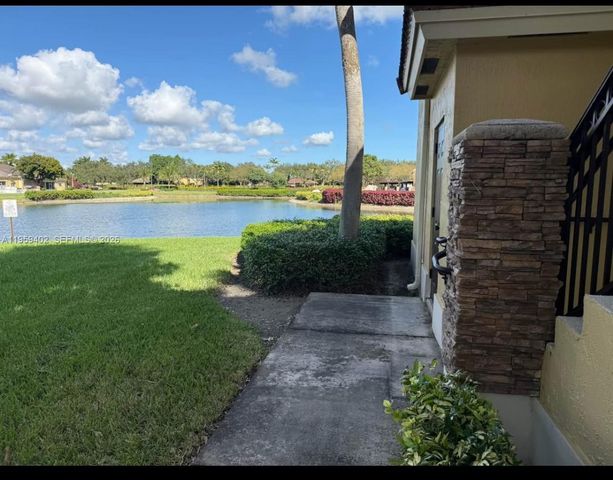1005 NE 34th Ave 201, Homestead, FL 33033