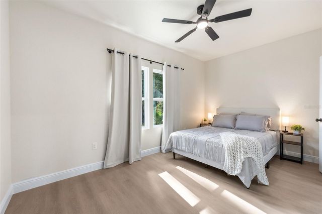 702 SE 8TH STREET, Gainesville, FL 32601