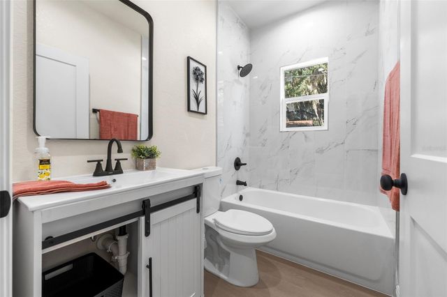 702 SE 8TH STREET, Gainesville, FL 32601