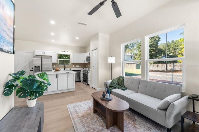 702 SE 8TH STREET, Gainesville, FL 32601