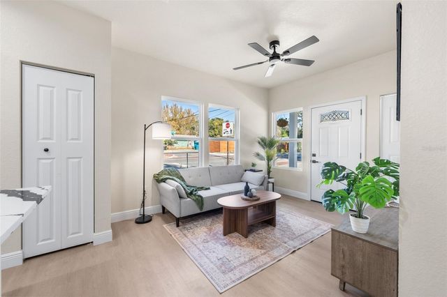 702 SE 8TH STREET, Gainesville, FL 32601