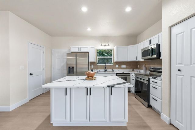 702 SE 8TH STREET, Gainesville, FL 32601