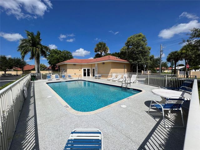 9905 Westwood Dr 25-3, Tamarac, FL 33321