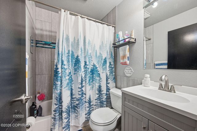 1254 E Glenwood Avenue, Wasilla, AK 99654