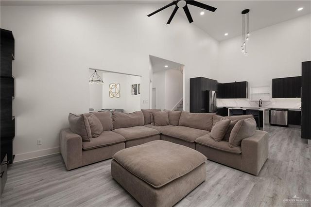 504 E Newport Lane, Mcallen, TX 78501