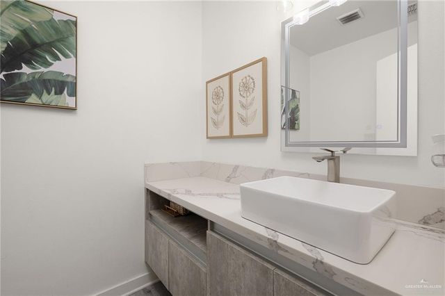 504 E Newport Lane, Mcallen, TX 78501