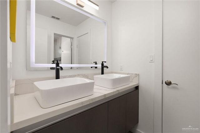 504 E Newport Lane, Mcallen, TX 78501