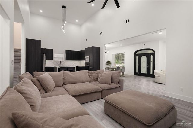 504 E Newport Lane, Mcallen, TX 78501