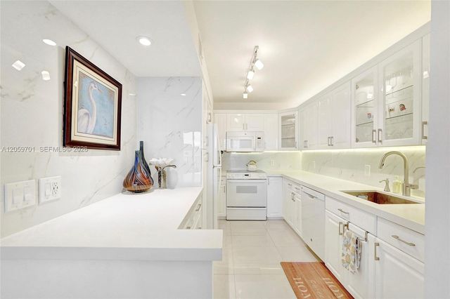 2201 S Ocean Drive 604, Hollywood, FL 33019