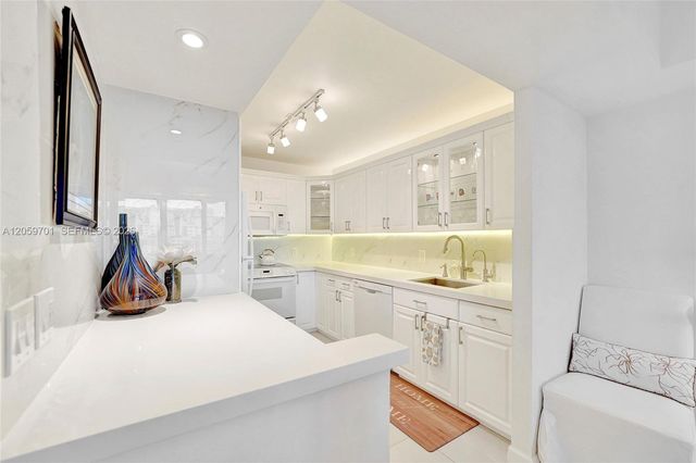 2201 S Ocean Drive 604, Hollywood, FL 33019