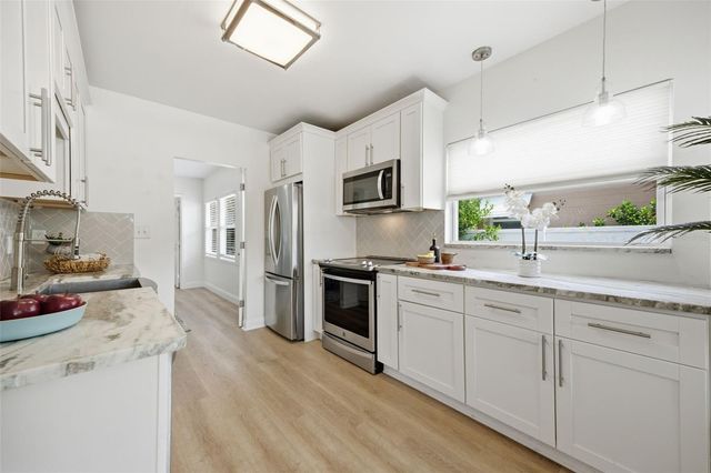 1337 34TH AVENUE N, St Petersburg, FL 33704