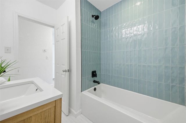 1337 34TH AVENUE N, St Petersburg, FL 33704
