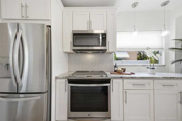 1337 34TH AVENUE N, St Petersburg, FL 33704