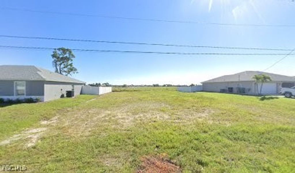 115 NW 12th PL, Cape Coral, FL 33993