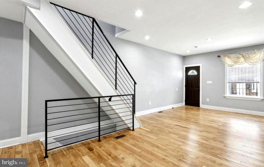 2505 S SHERIDAN ST, Philadelphia, PA 19148