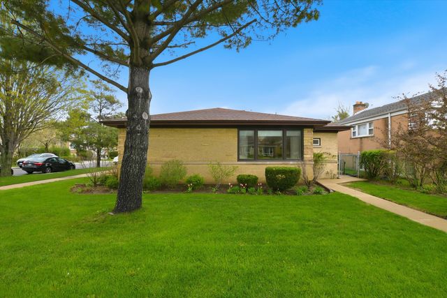 3955 W Greenleaf Avenue, Lincolnwood, IL 60712