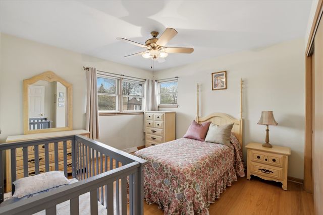 3955 W Greenleaf Avenue, Lincolnwood, IL 60712