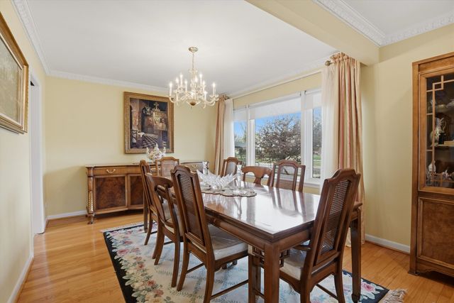 3955 W Greenleaf Avenue, Lincolnwood, IL 60712
