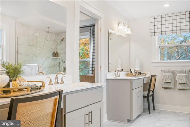 136 HILLSDALE DR, Fredericksburg, VA 22405