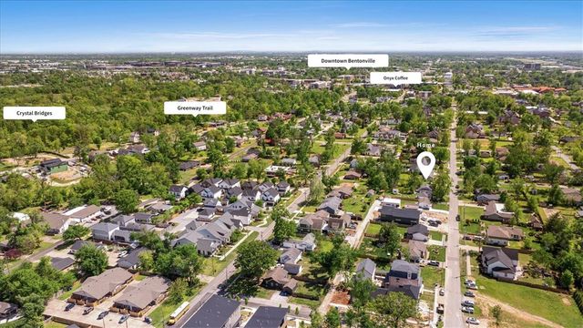 804 NW B Street, Bentonville, AR 72712