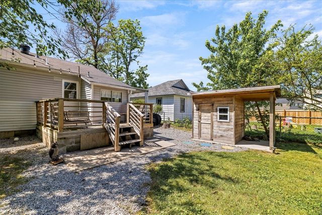 804 NW B Street, Bentonville, AR 72712