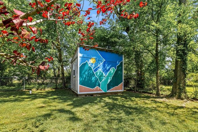 804 NW B Street, Bentonville, AR 72712