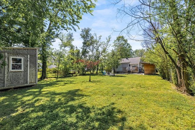 804 NW B Street, Bentonville, AR 72712