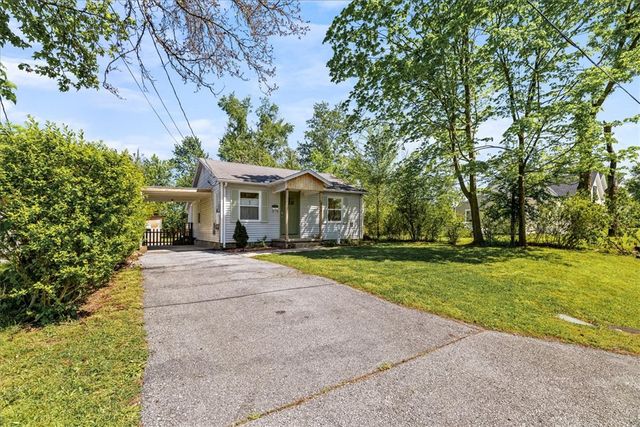 804 NW B Street, Bentonville, AR 72712