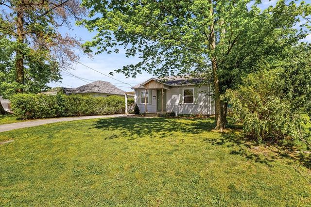804 NW B Street, Bentonville, AR 72712