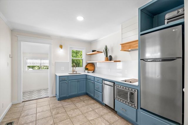 804 NW B Street, Bentonville, AR 72712