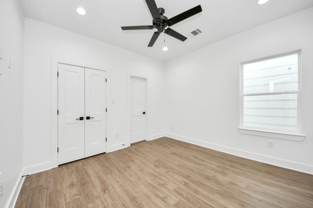 5029 Broom Street B, Houston, TX 77091