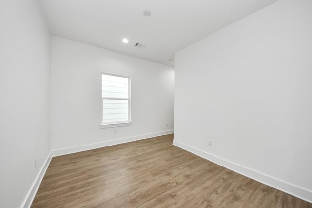 5029 Broom Street B, Houston, TX 77091