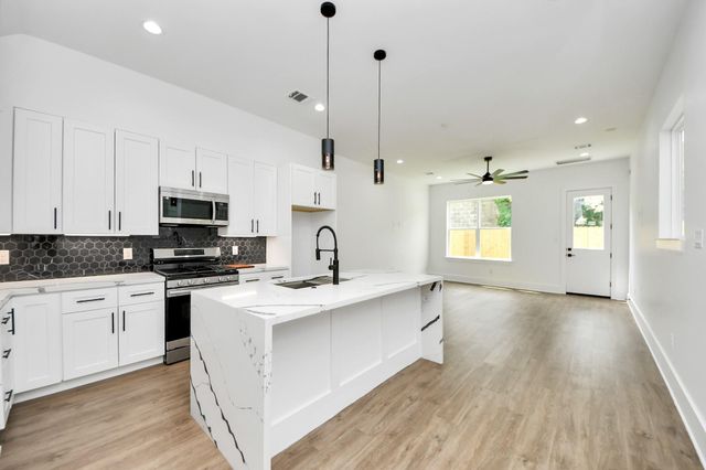 5029 Broom Street B, Houston, TX 77091