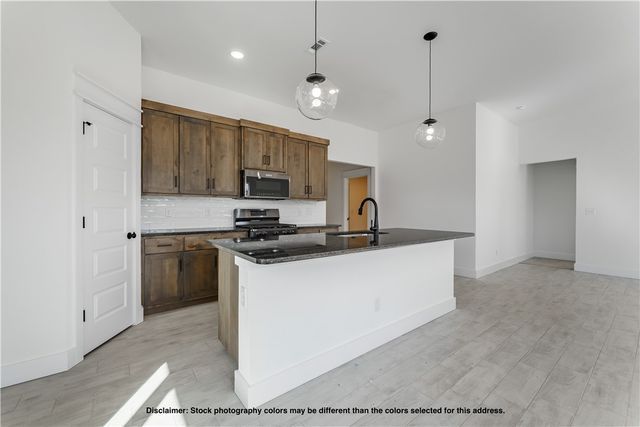 2811 Roe Deer Street, Springdale, AR 72762