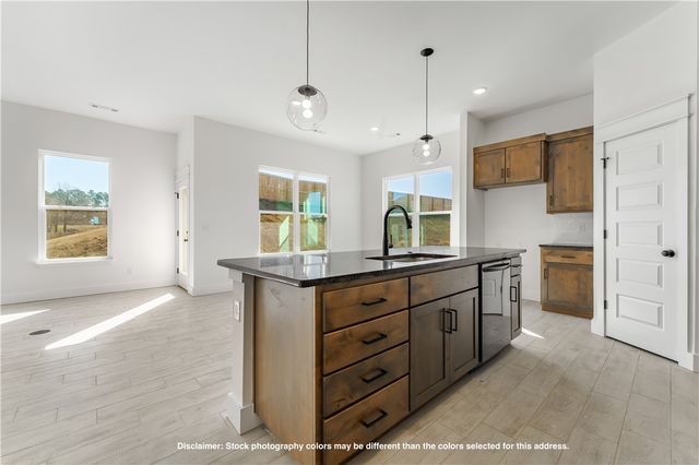 2811 Roe Deer Street, Springdale, AR 72762