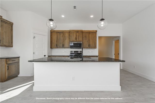 2811 Roe Deer Street, Springdale, AR 72762